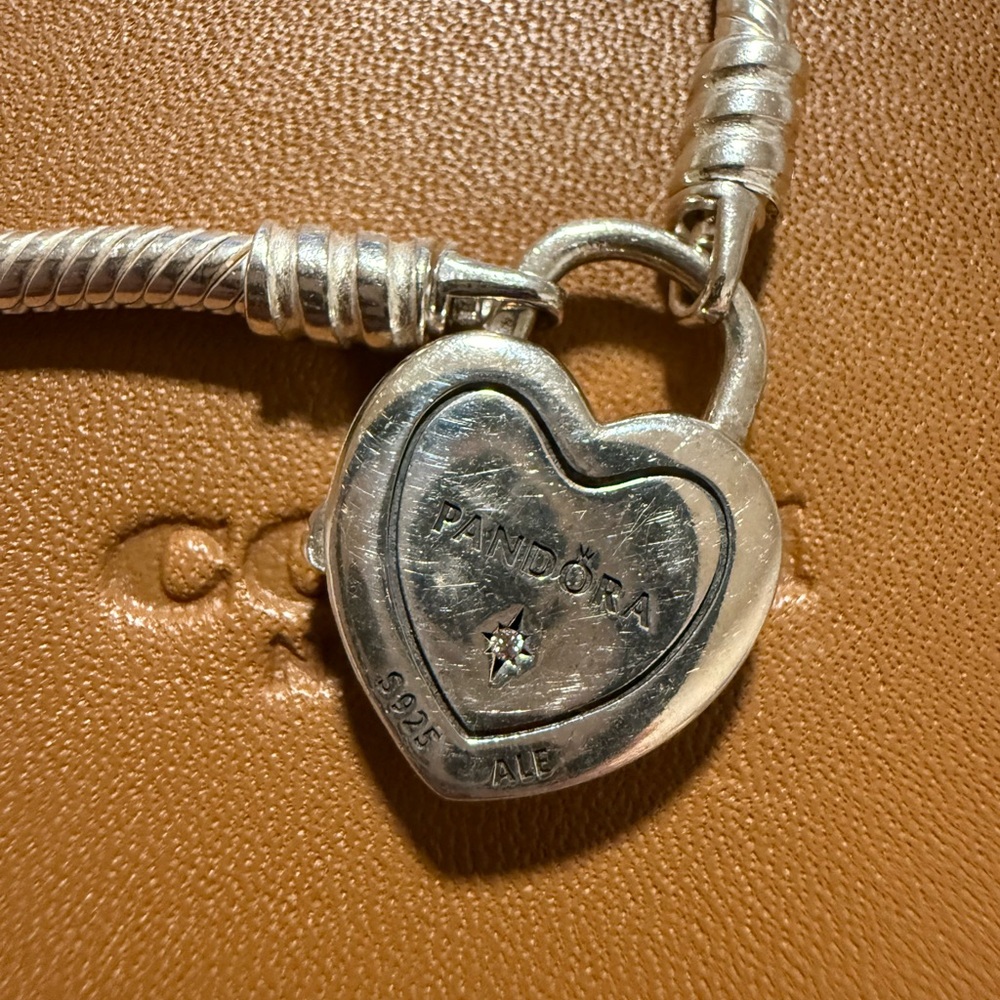Pandora x Disney Castle Heart Charm Clasp - Picture 3 of 3